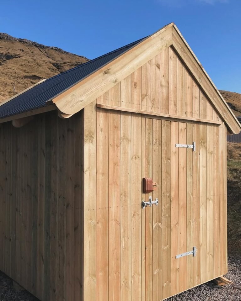 Hjallur snikkaður eftir máti (mynd 1)