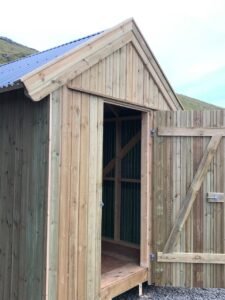 Hjallur uml. 6 m² – 215 × 275 cm (mynd 3)